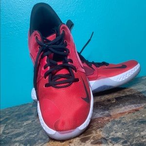 Men’s Nike basketball shoe